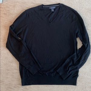 Men’s v neck sweater